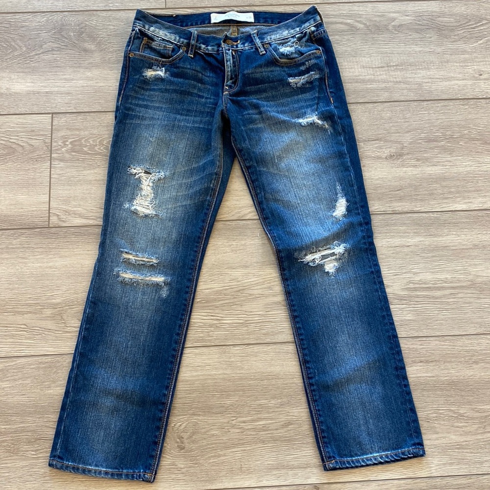 ABERCROMBIE & FITCH CROPPED DENIM DISTRESSED JEANS SIZE 2